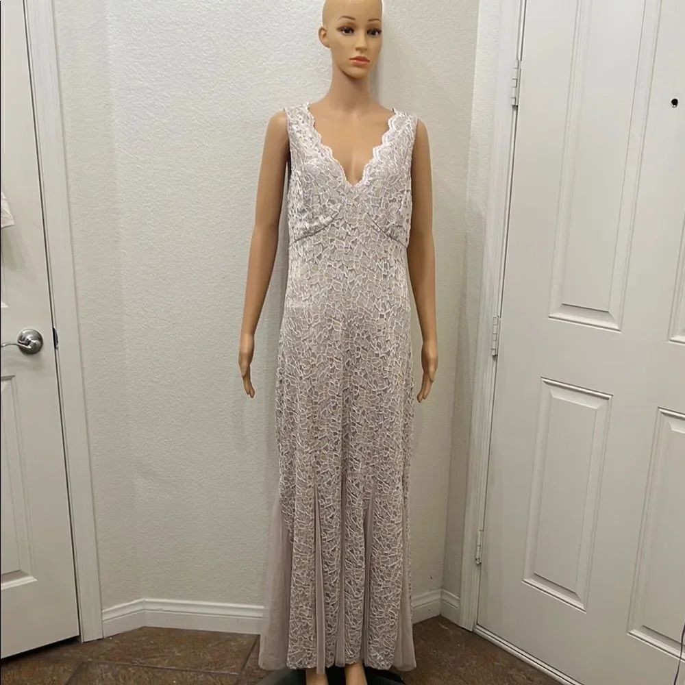 Candlelite Cream Sequin Maxi Gown Medium V-Neck Sleeveless Floral Lace Tie Back